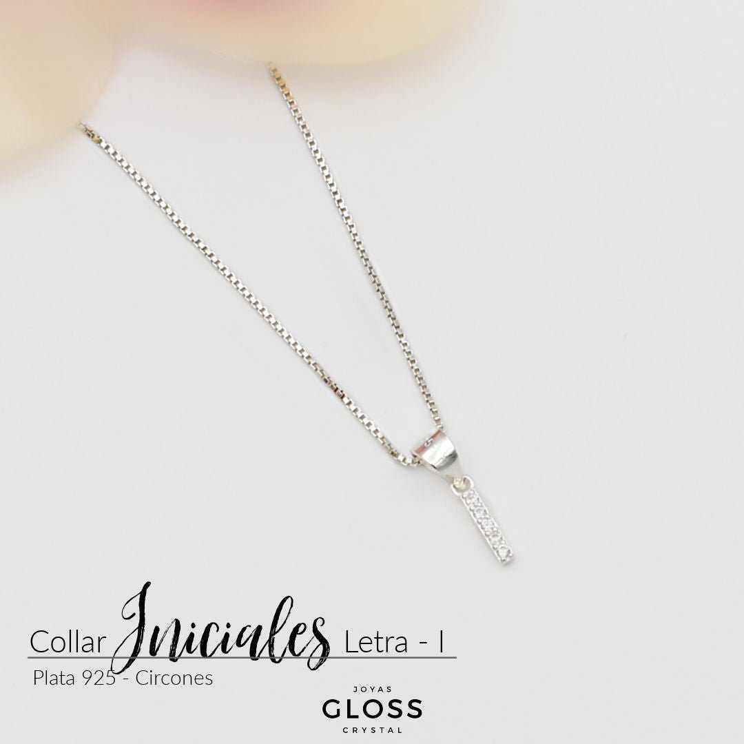 Collar Iniciales Plata - Letra Medianas - Joyas Gloss Crystal